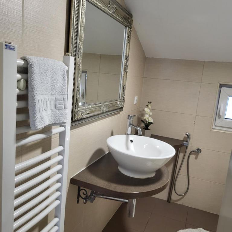 Mek lux Sarajevo - Apartman sa 2 Spavaće Sobe - 60