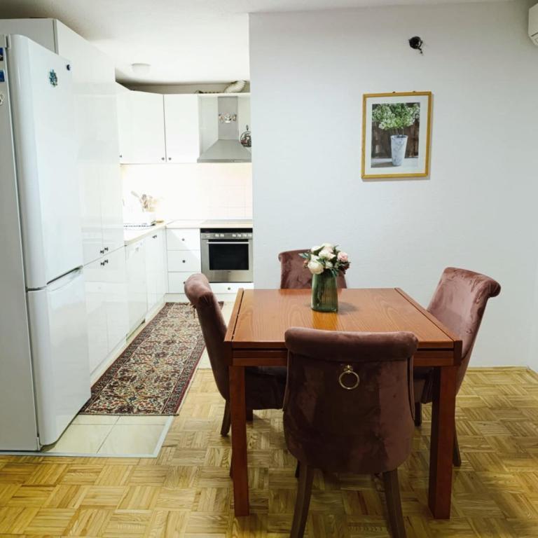 Green House Tuzla - Apartman sa 2 Spavaće Sobe - 9