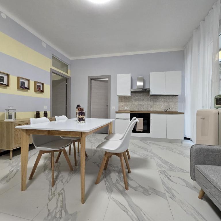 MyHome - VITTORIO VENETO 113 - Two-Bedroom Apartment - 3