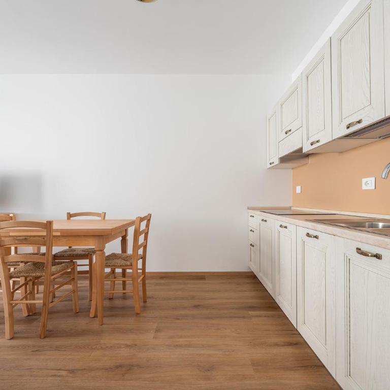 Olbia Rooms - Camera Familiare Superior - 9