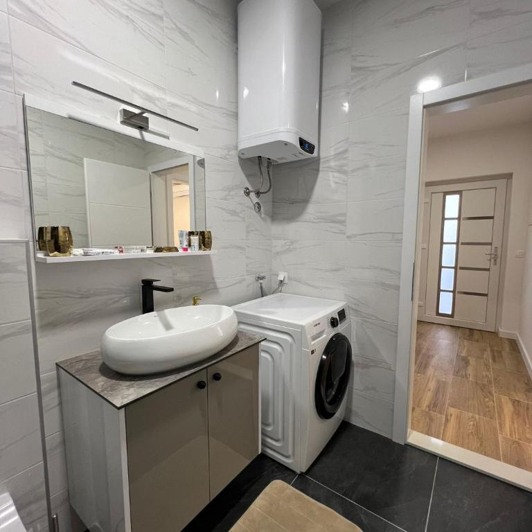 Sunset Home Mostar - Two-Bedroom Apartment - 35