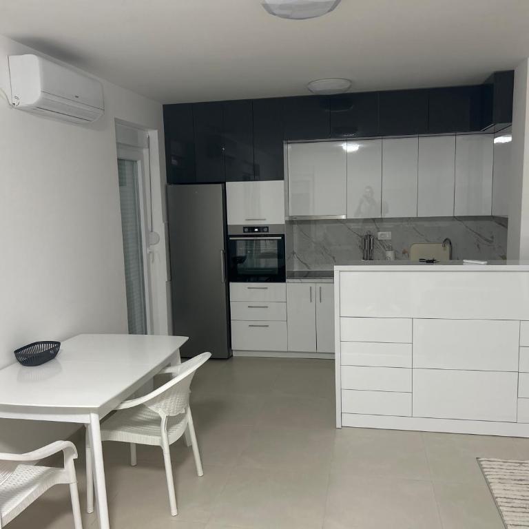 Apartman Igalo - Apartman sa 2 Spavaće Sobe - 1