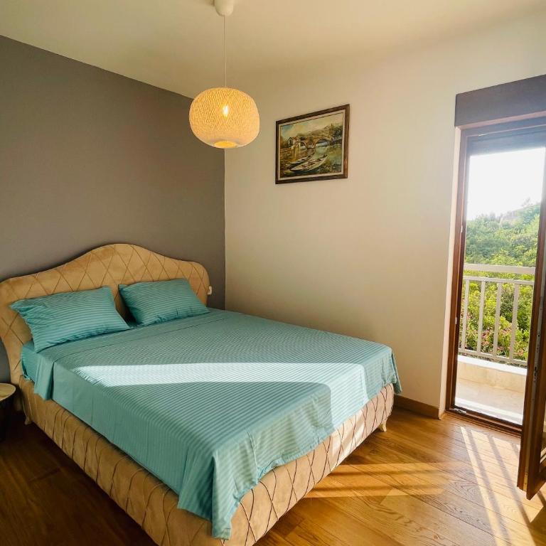 Lavander Apartment W Pool and Private Beach - One-Bedroom Apartment - 9