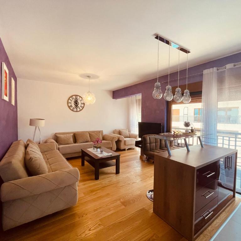 Lavander Apartment W Pool and Private Beach - One-Bedroom Apartment - 5