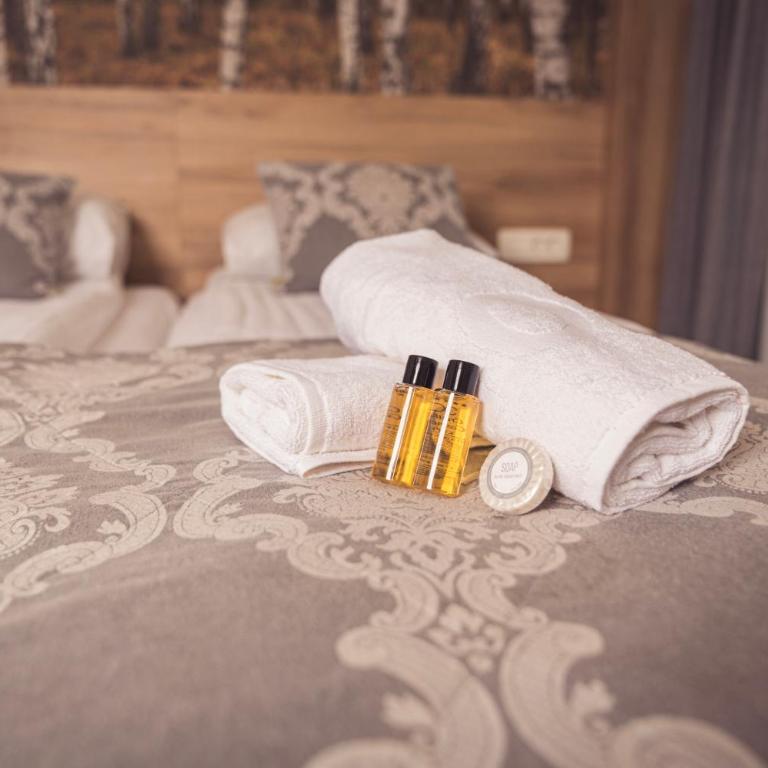 Hotel Tazz - River Front Oasis Collection - Standard Double Room - 1