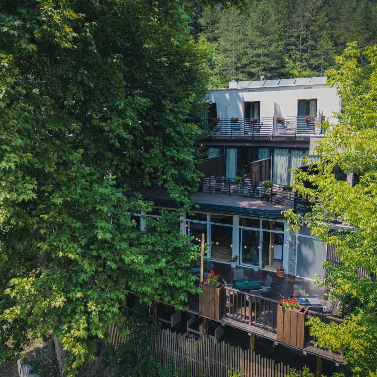 Hotel Tazz - River Front Oasis Collection - Deluxe Double Room with Balcony - 12