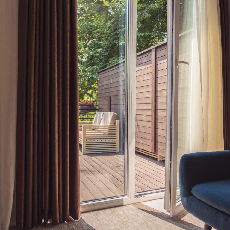 Hotel Tazz - River Front Oasis Collection - Suite with River View - 2