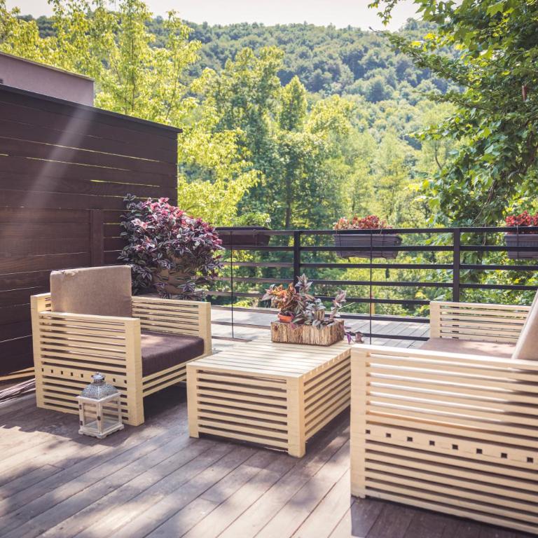 Hotel Tazz - River Front Oasis Collection - Suite with River View - 25