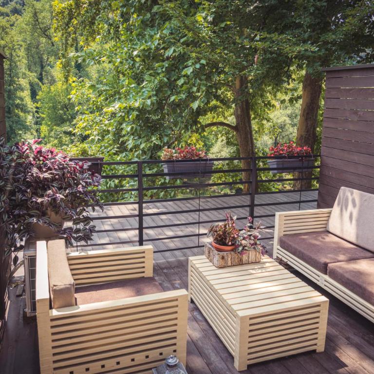 Hotel Tazz - River Front Oasis Collection - Suite with River View - 6