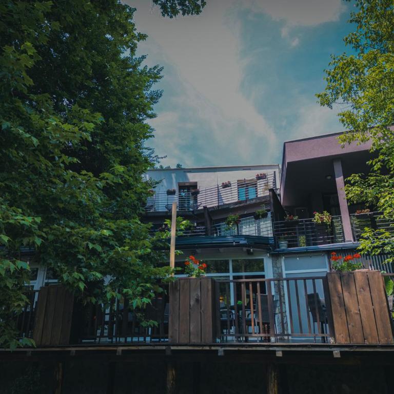 Hotel Tazz - River Front Oasis Collection - Suite with River View - 28