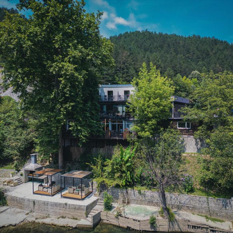 Hotel Tazz - River Front Oasis Collection - Suite with River View - 29