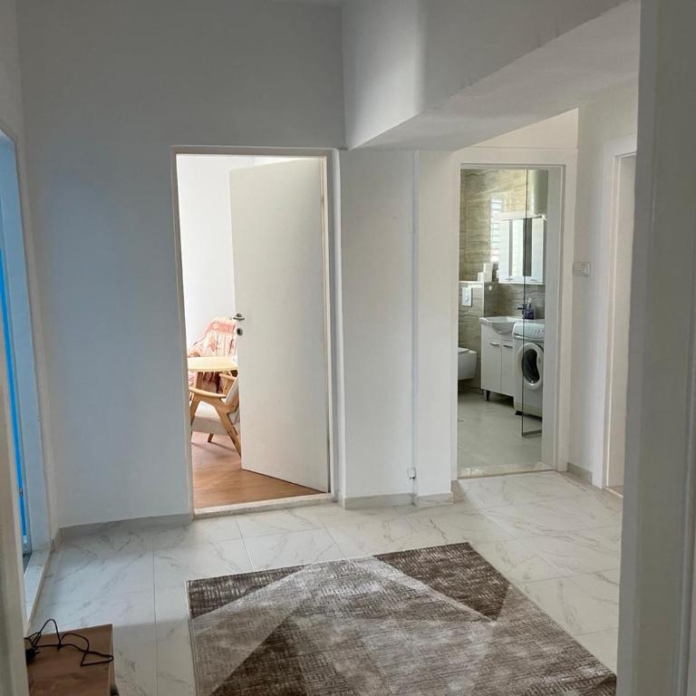 Apartman Katarina - Kanli Kula - Three-Bedroom Apartment with Balcony - 14