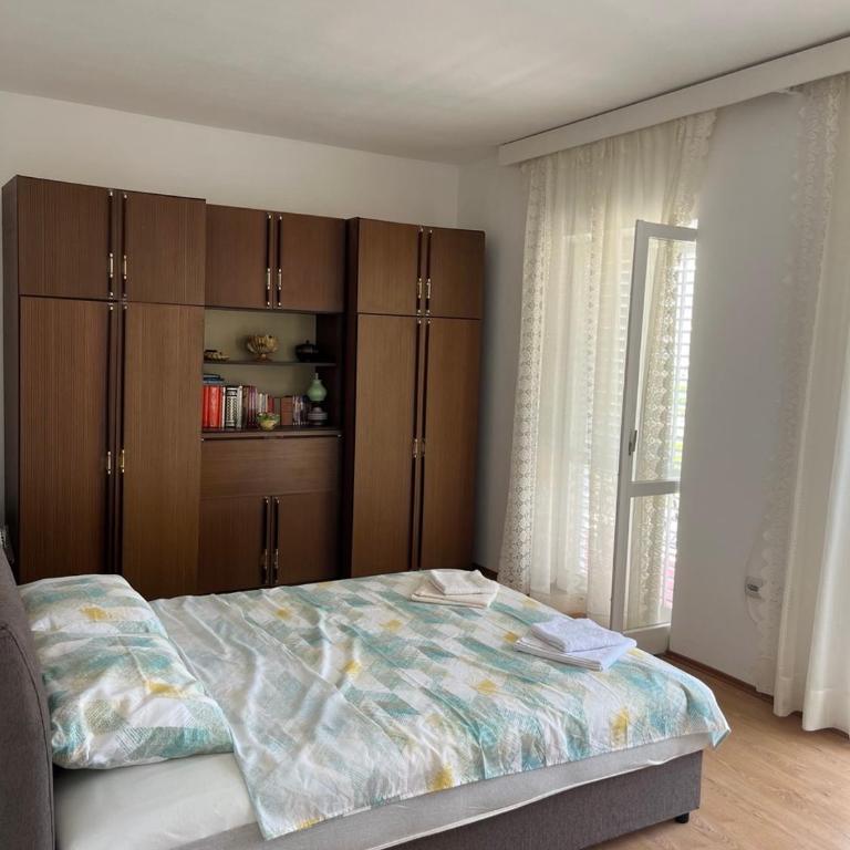 Apartman Katarina - Kanli Kula - Three-Bedroom Apartment with Balcony - 7