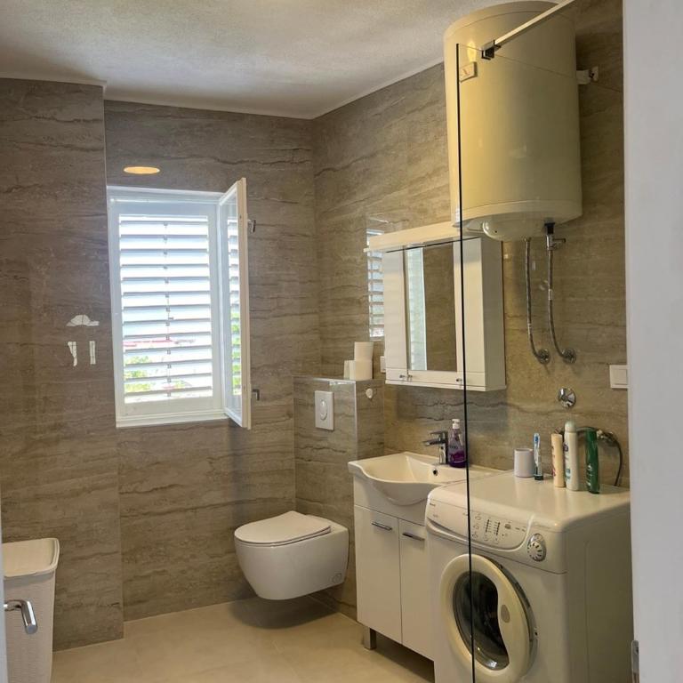 Apartman Katarina - Kanli Kula - Three-Bedroom Apartment with Balcony - 6
