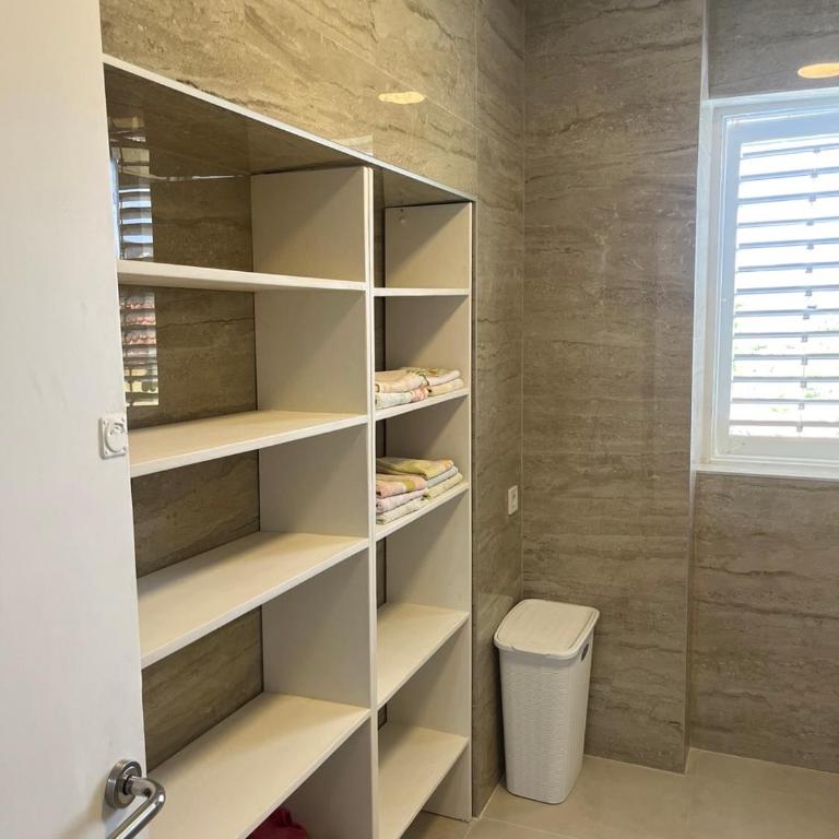 Apartman Katarina - Kanli Kula - Three-Bedroom Apartment with Balcony - 3