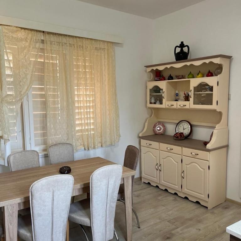 Apartman Katarina - Kanli Kula - Three-Bedroom Apartment with Balcony - 27