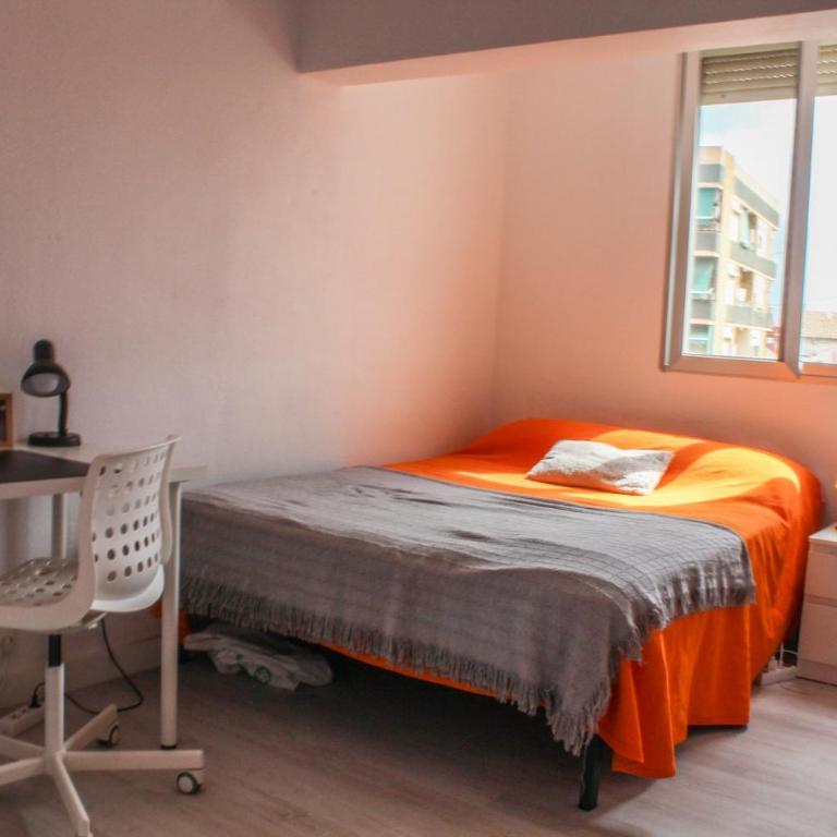 Flat close to beach perfect for families and groups - Actor Mauri 18 - Apartamento - 1