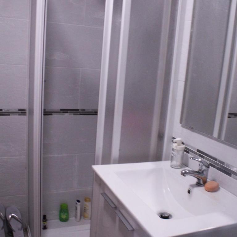 Flat close to beach perfect for families and groups - Actor Mauri 18 - Apartamento - 9