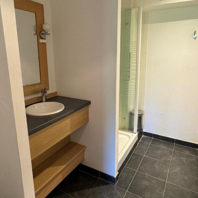 Appartement cosy avec accès direct aux pistes, espace bien-être et piscine chauffée - Apartment mit 1 Schlafzimmer - 10