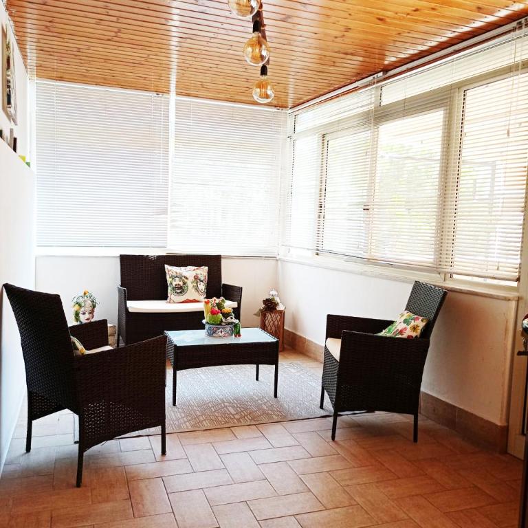 In Piazza casavacanze - Appartamento con 2 Camere da Letto - 37