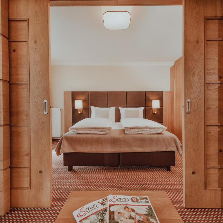 Österreichischer Hof-im Bademantel direkt in die Alpentherme - Deluxe Suite mit kostenfreiem Zugang zur Alpentherme Gastein - 2