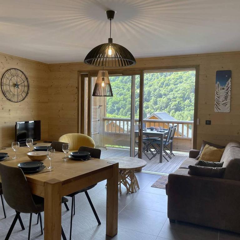 Appartement 4 personnes de standing au coeur du village - Appartement 2 Chambres avec Balcon - 2