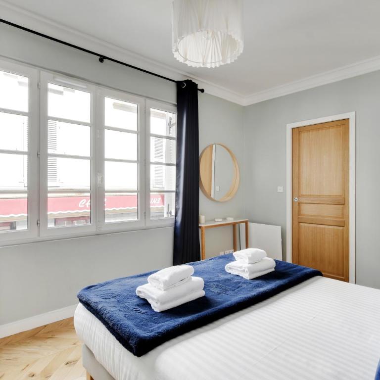 Pick A Flat's Apartments in Montmartre - Rue Lepic - Appartement 2 Chambres - 2