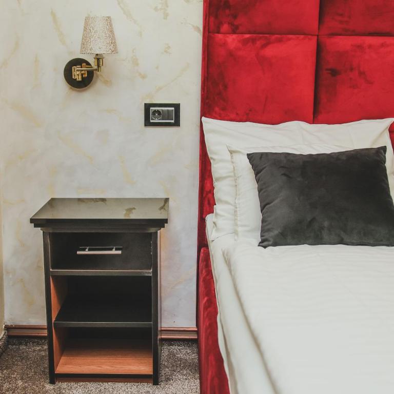 PLEASURE APARTMENTS - Deluks Dvokrevetna Soba sa Bračnim Krevetom - 9