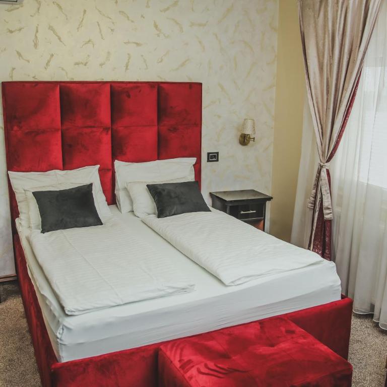 PLEASURE APARTMENTS - Deluks Dvokrevetna Soba sa Bračnim Krevetom - 11
