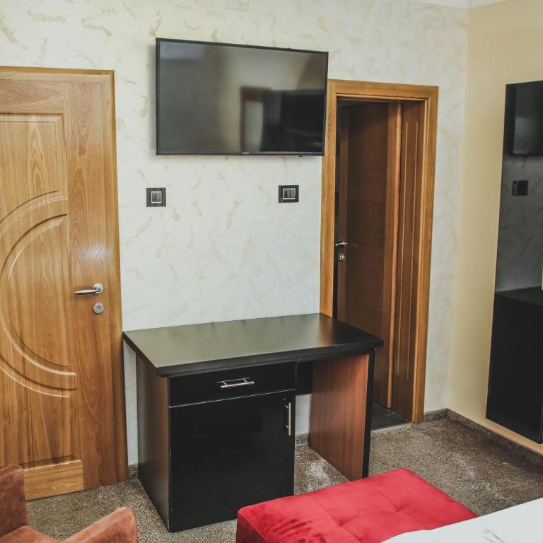 PLEASURE APARTMENTS - Deluks Dvokrevetna Soba sa Bračnim Krevetom - 2