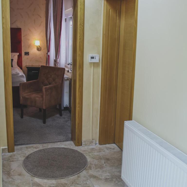 PLEASURE APARTMENTS - Deluks Dvokrevetna Soba sa Bračnim Krevetom - 16