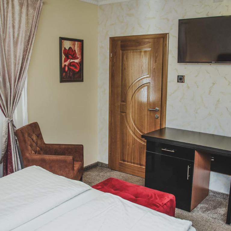 PLEASURE APARTMENTS - Deluks Dvokrevetna Soba sa Bračnim Krevetom - 12