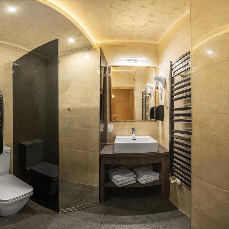PLEASURE APARTMENTS - Deluks Dvokrevetna Soba sa Bračnim Krevetom - 13