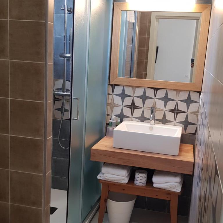 Hotel Dania - Deluxe Double or Twin Room with Balcony - 9