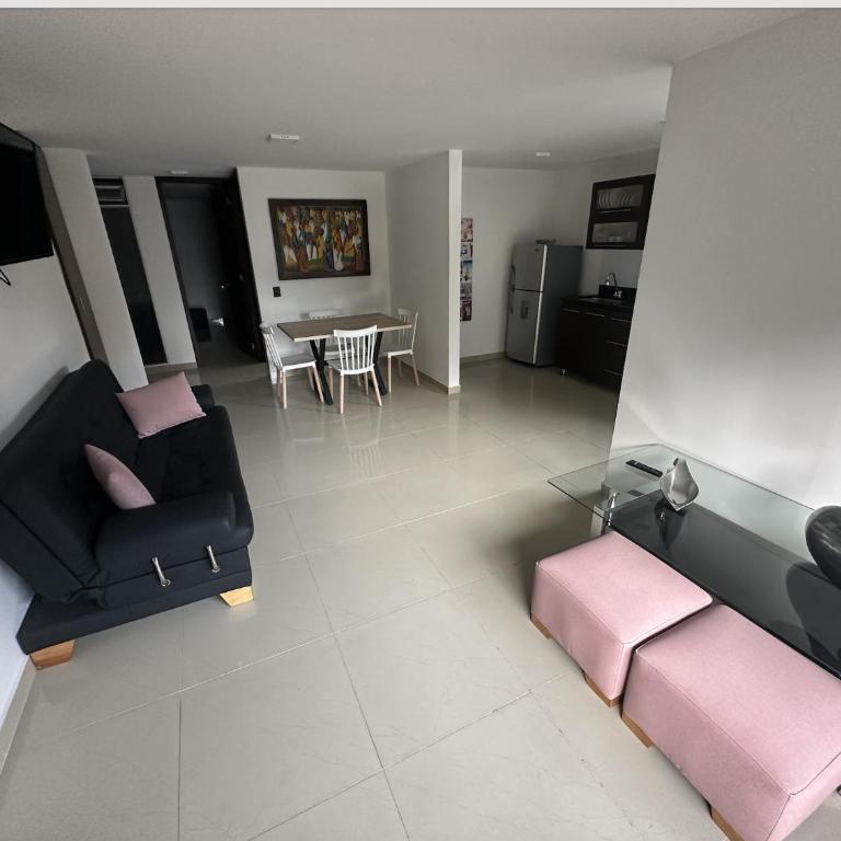 Acogedor apartamento en Laureles - Two-Bedroom Apartment - 13