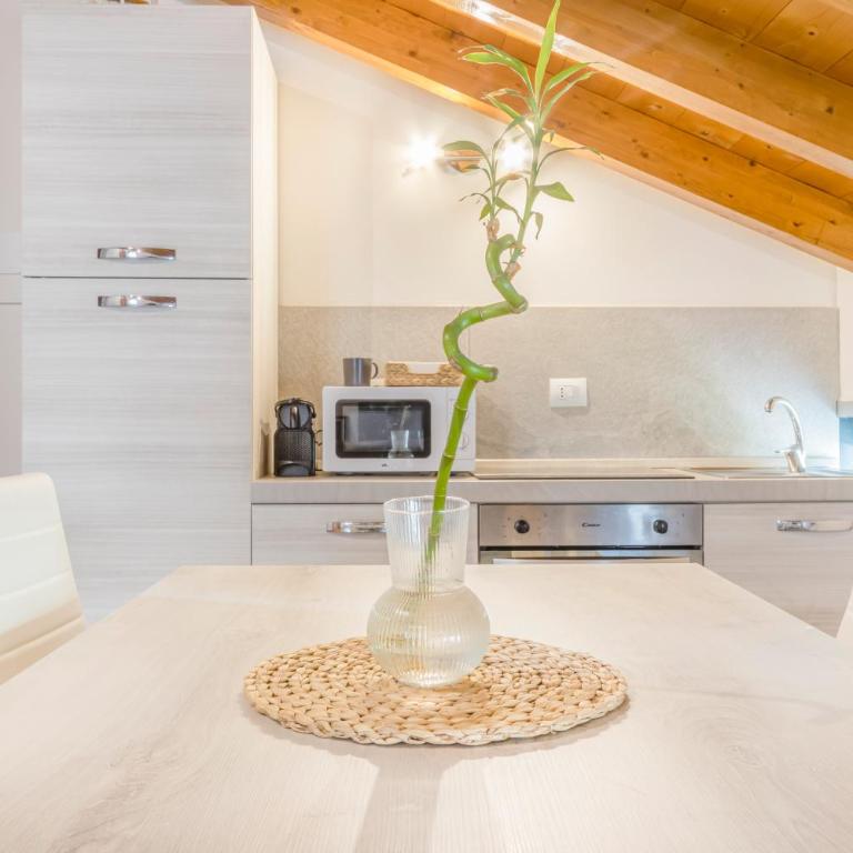 Stazione 200m - Wifi - Aria condizionata - Smart TV - Appartamento con 1 Camera da Letto - 6