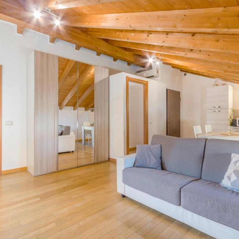 Stazione 200m - Wifi - Aria condizionata - Smart TV - Appartamento con 1 Camera da Letto - 10