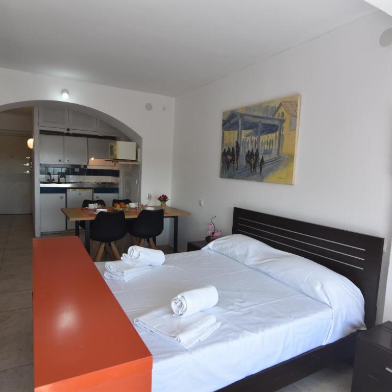 RNET - 600 Isla De Roses 7-19 - One-Bedroom Apartment - 9