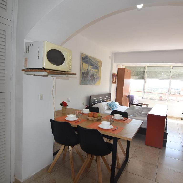 RNET - 600 Isla De Roses 7-19 - One-Bedroom Apartment - 2