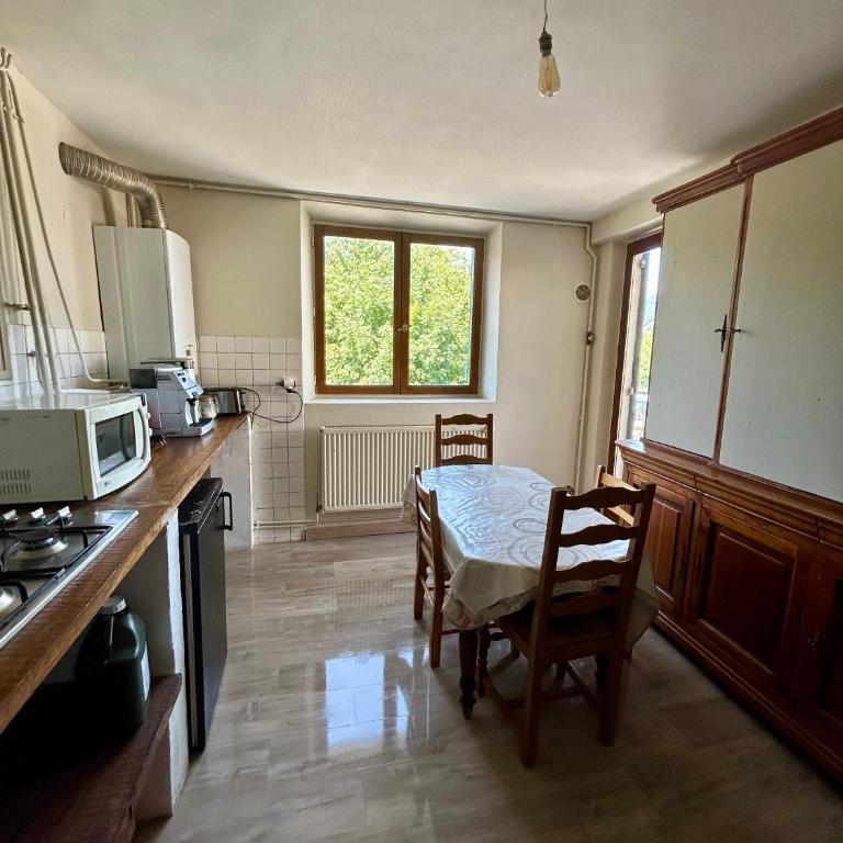 100metres du château au 116 Rue de la République vizille - Appartement 2 Chambres - 4