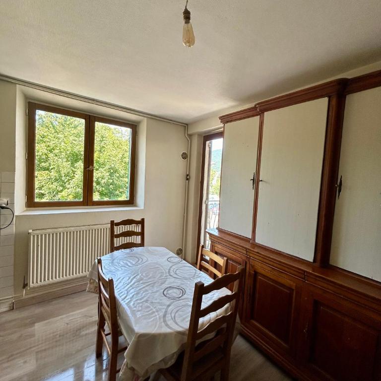 100metres du château au 116 Rue de la République vizille - Appartement 2 Chambres - 2