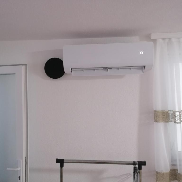 Apartman Royal sa GARAŽOM i KLIMOM - Apartment with Balcony - 5