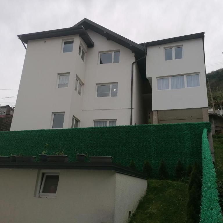 Apartman Royal sa GARAŽOM i KLIMOM - Apartment with Balcony - 4