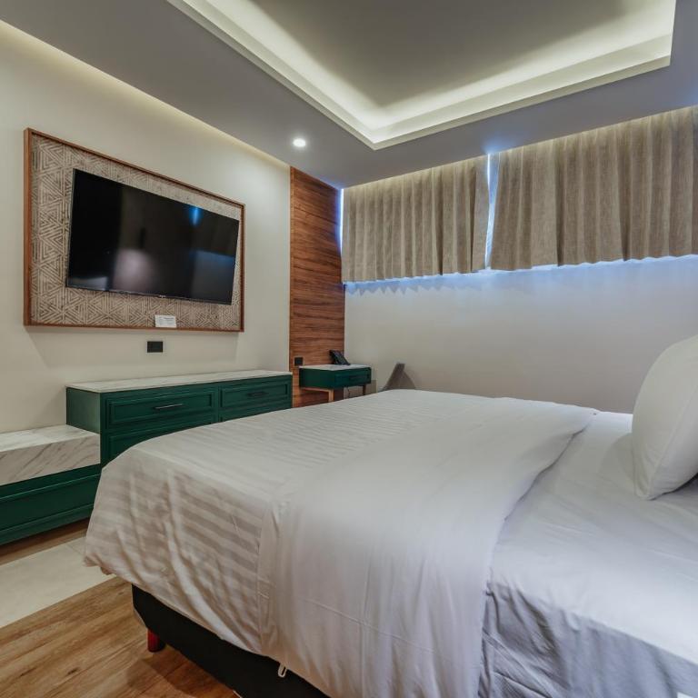 Hotel Chariot - Deluxe King Room - 3