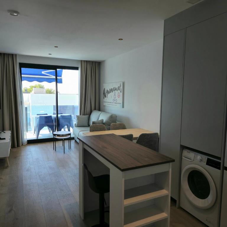 AZAHAR BEACH Blue Apartments & Spa - Apartamento de 2 dormitorios con balcón - 4