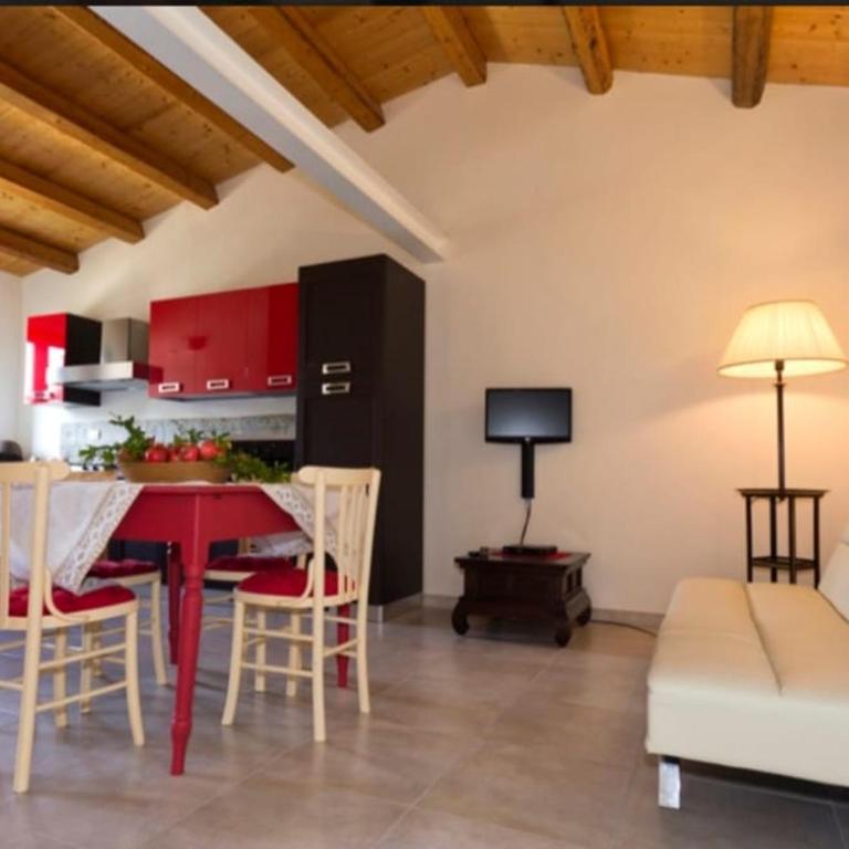 CASA GALO' - POOL & TENNIS-GELSO apartment - Deluxe One-Bedroom Apartment with Garden View - 3