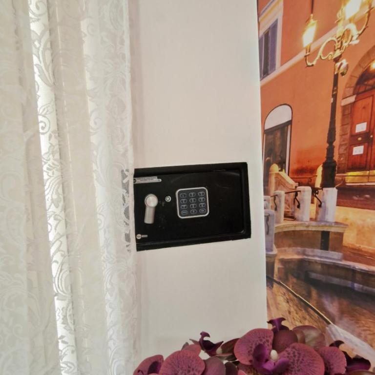 Susy's Guest House - Room Trevi - Camera Singola con Bagno Privato - 7