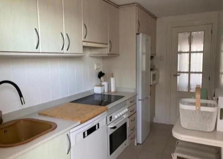 Apartamento Premium frente al mar, en primera linea de playa - Three-Bedroom Apartment - 10