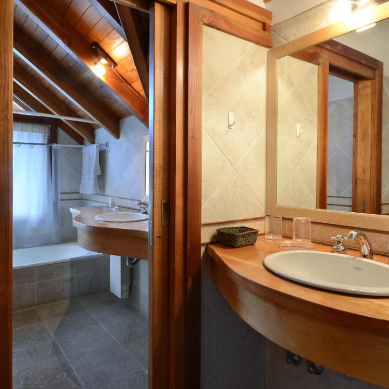 Amazing 4 Bedroom Chalet Villa Traful VT1 by Apartments Bariloche - Chalet Superior - 59