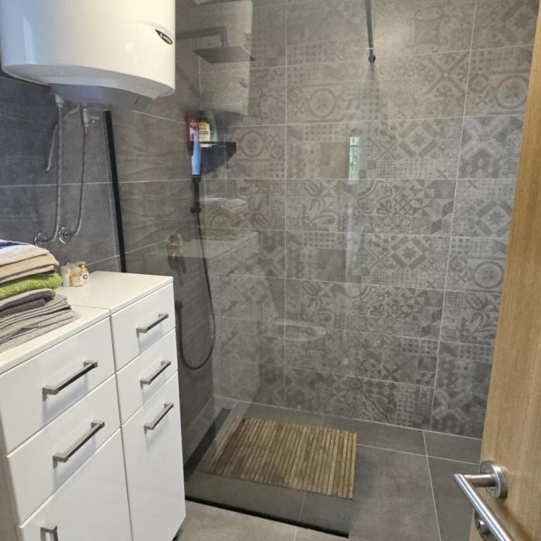 Sarajevo Hills-POOL&JACUZZI private garden Home-Near Old Town - One-Bedroom Apartment - 18